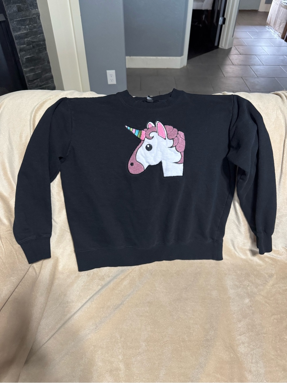 Forever 21 Black Kids Unicorn Sweatshirt with Pink Mane